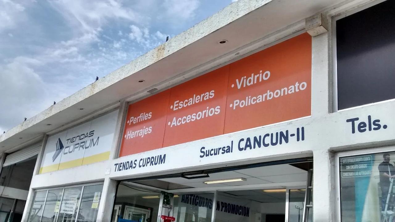 Tiendas Cuprum Cancún