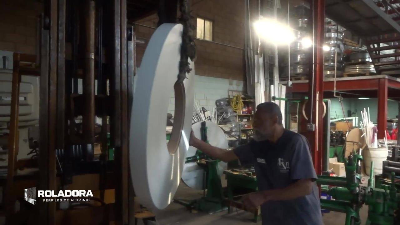 Roladora de Perfiles de Aluminio